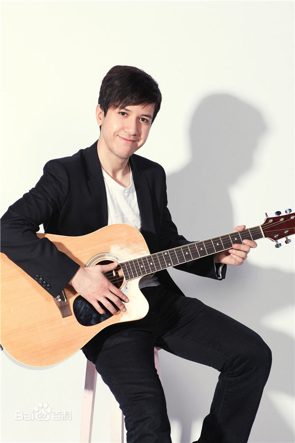 努尔艾力·阿不利孜新东方艾力老师壁纸壁纸