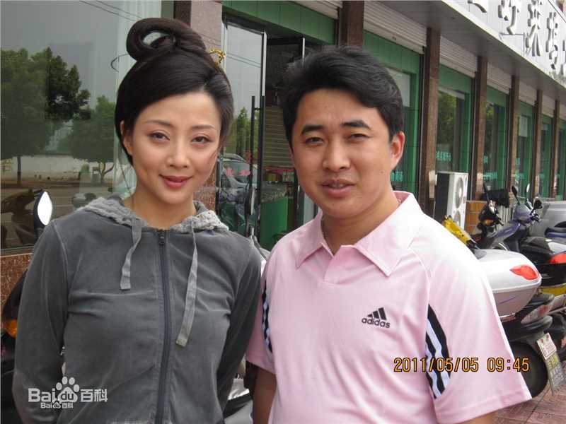 徐小龙(Xu xiao long)与知名女星合影前后照片