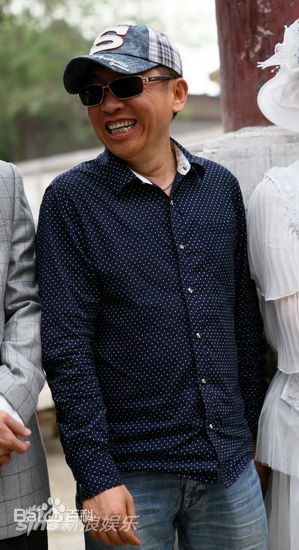 车径行在导演电影《国宝疑云》工作照中的