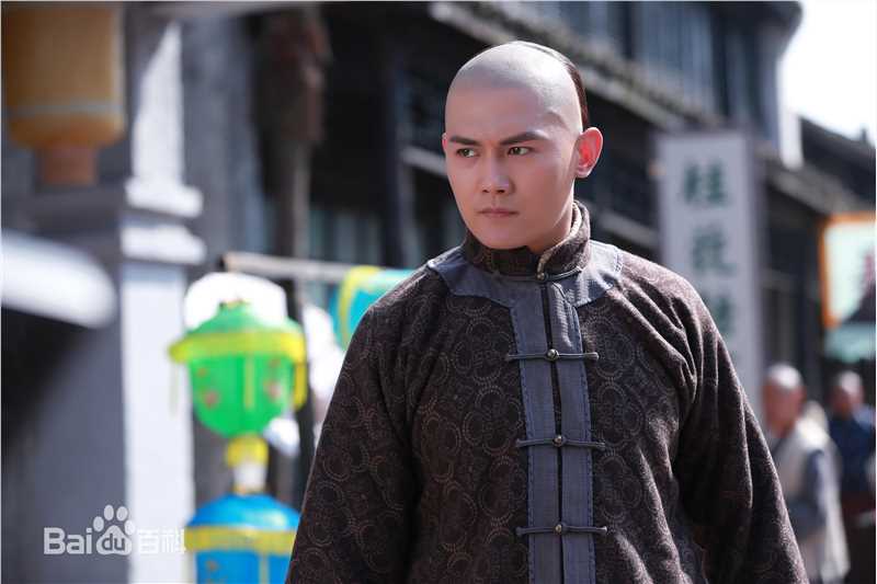 最新李浩轩在《江淮依旧》饰演盛世坤中的图集