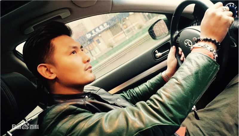 李浩轩生活照壁纸壁纸