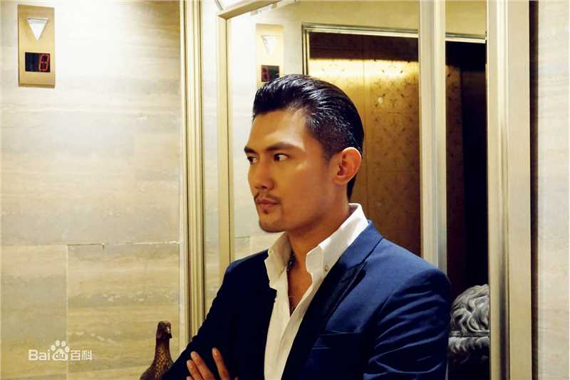 李浩轩生活照壁纸壁纸