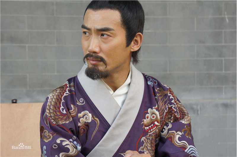 艾东(Dong AI)古装前后照片