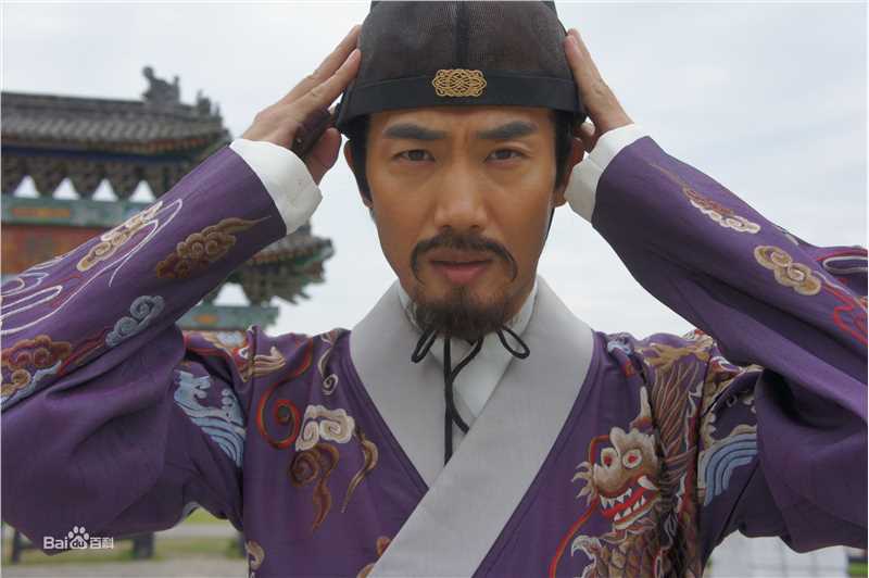 艾东(Dong AI)古装前后照片