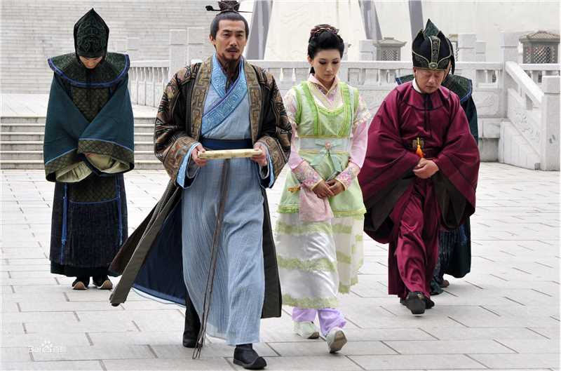 艾东(Dong AI)古装前后照片