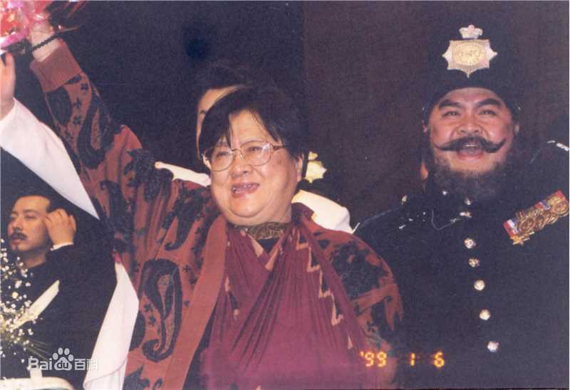 闾汉彪话剧作品前后照片