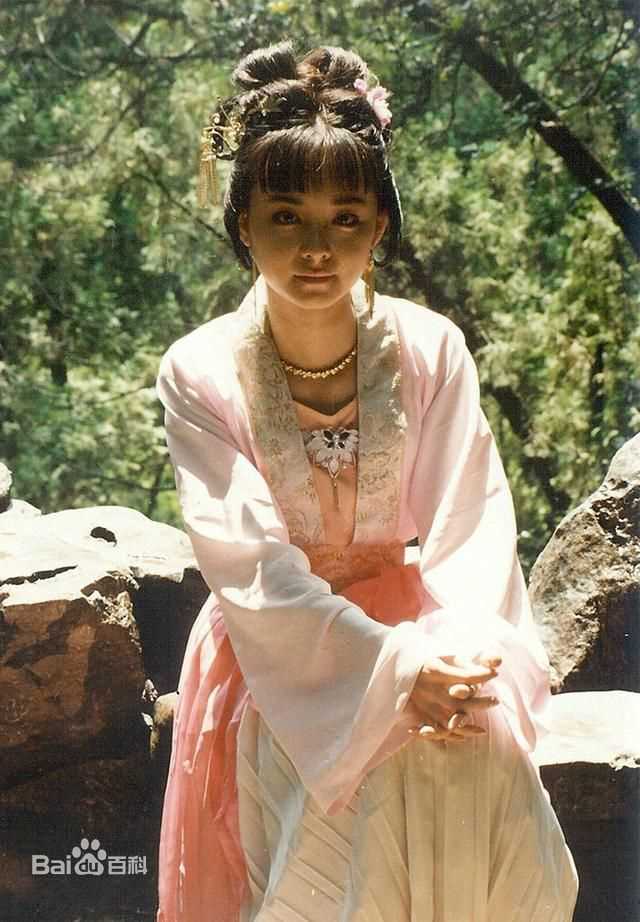 最新许榕真性感图片