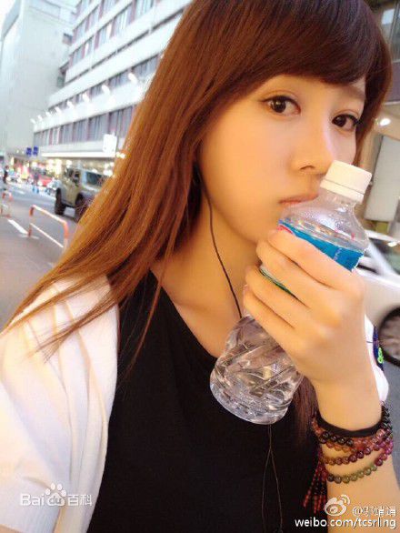 邬靖靖生活照壁纸壁纸