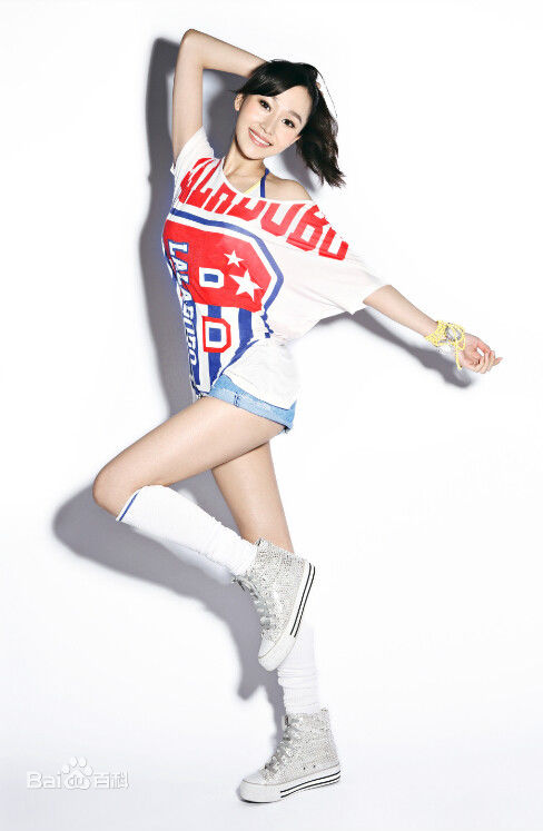 胡睿时尚大片素颜照壁纸