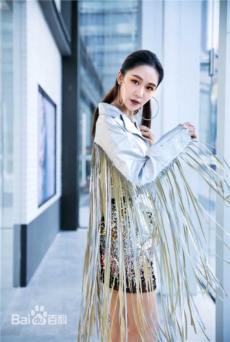 胡睿时装周照片壁纸壁纸