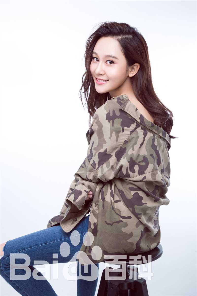 最新胡睿性感图片