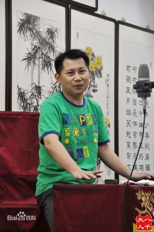 何伟何云伟在活动中前后照片