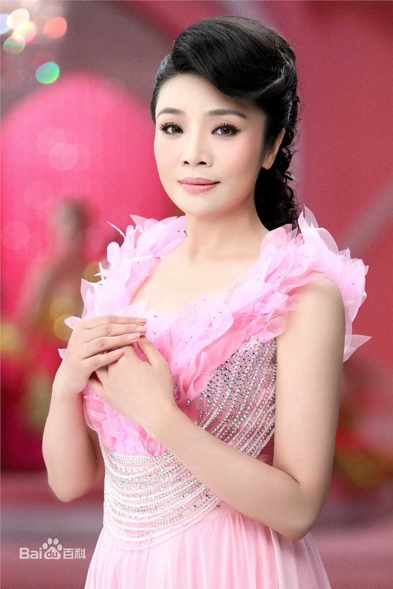 精选李丹阳(Li Dan Yang)在《好起来》MV中的图册