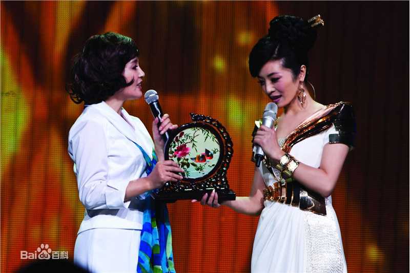 李丹阳(Li Dan Yang)2011丹心向阳音乐会素颜照壁纸