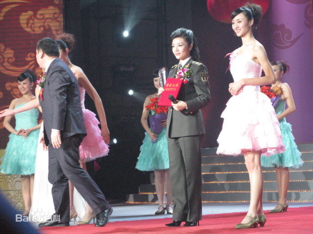 李丹阳(Li Dan Yang)中国演艺界十大孝子颁奖典礼图片图册