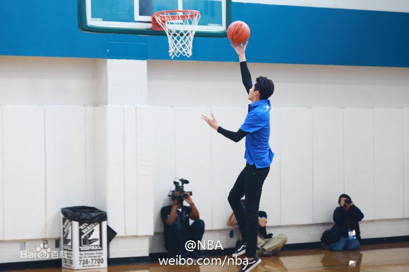 吴亦凡(KRIS)JrNBA大使性感图片壁纸