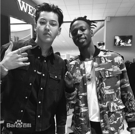 吴亦凡(KRIS)受邀第59届格莱美颁奖典礼前后照片