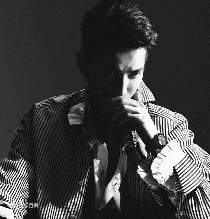吴亦凡(KRIS)最全黑白壁纸