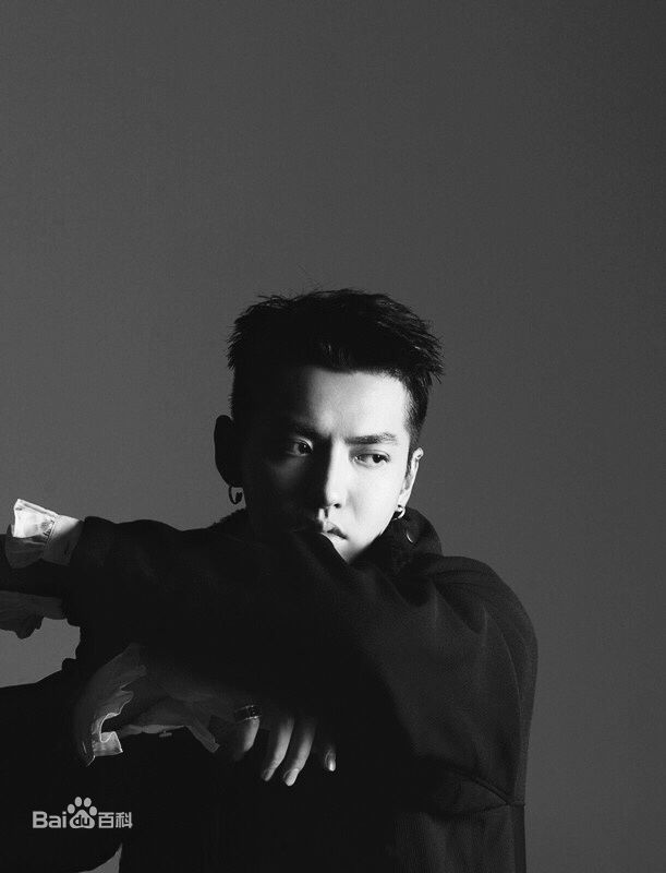 吴亦凡(KRIS)最全黑白壁纸