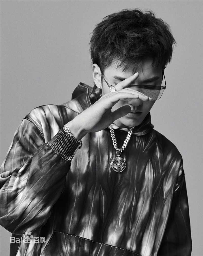 吴亦凡(KRIS)最全黑白壁纸