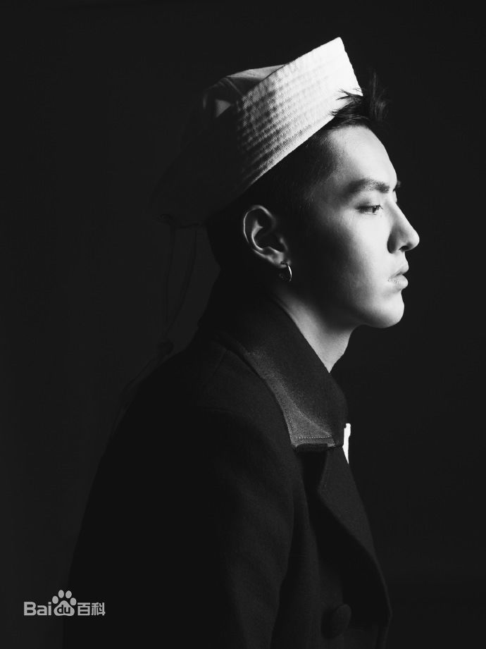 吴亦凡(KRIS)最全黑白壁纸