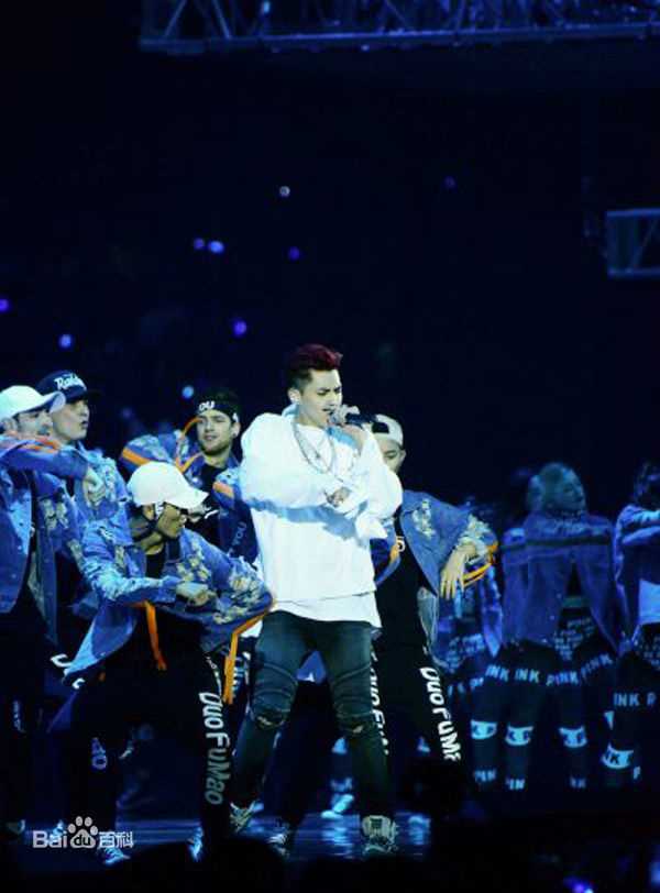 吴亦凡(KRIS)2016江苏卫视跨年晚会性感图片图集