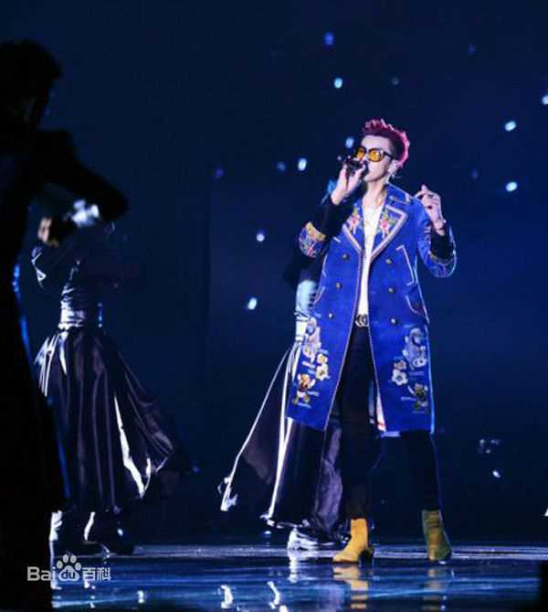 吴亦凡(KRIS)2016江苏卫视跨年晚会性感图片图集