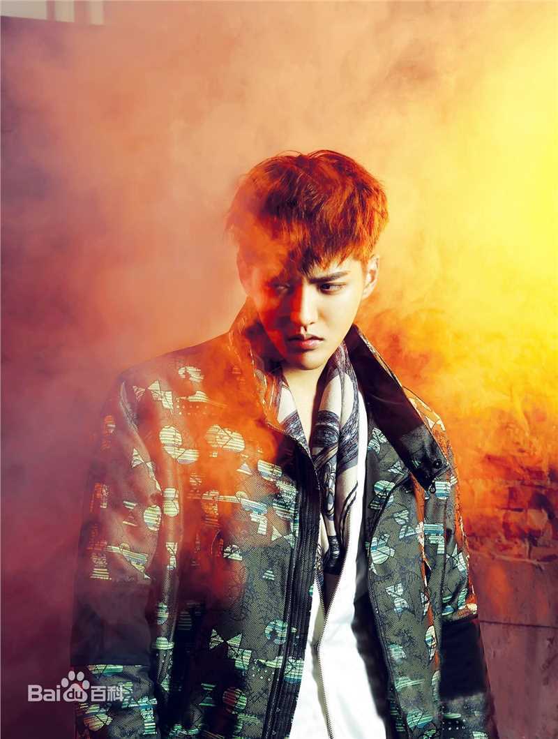 高清吴亦凡(KRIS)在《时装男士L’OFFICIEL HOMMES》中的图集