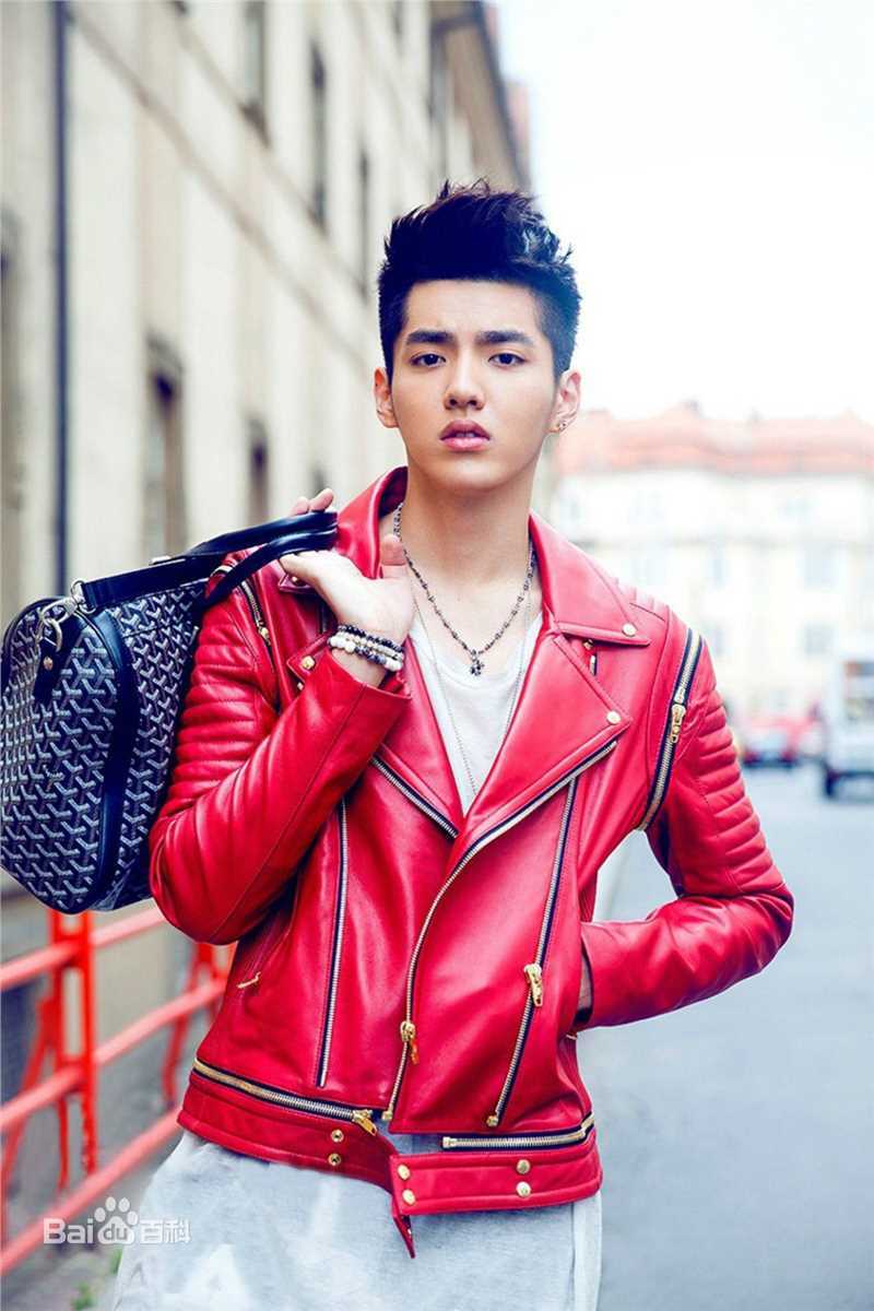 精选吴亦凡(KRIS)在《时尚街拍》中的图册