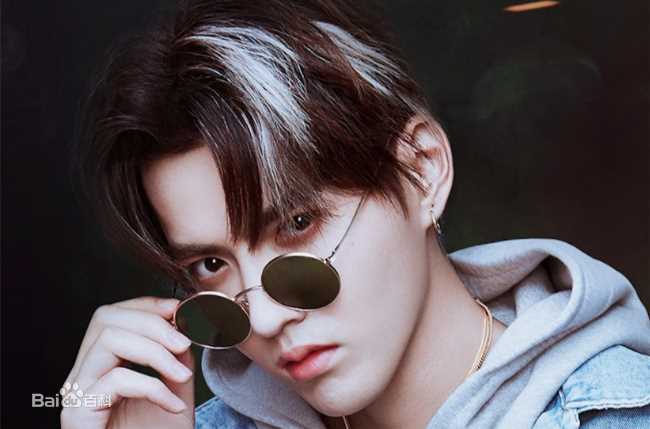 高清吴亦凡(KRIS)性感图片