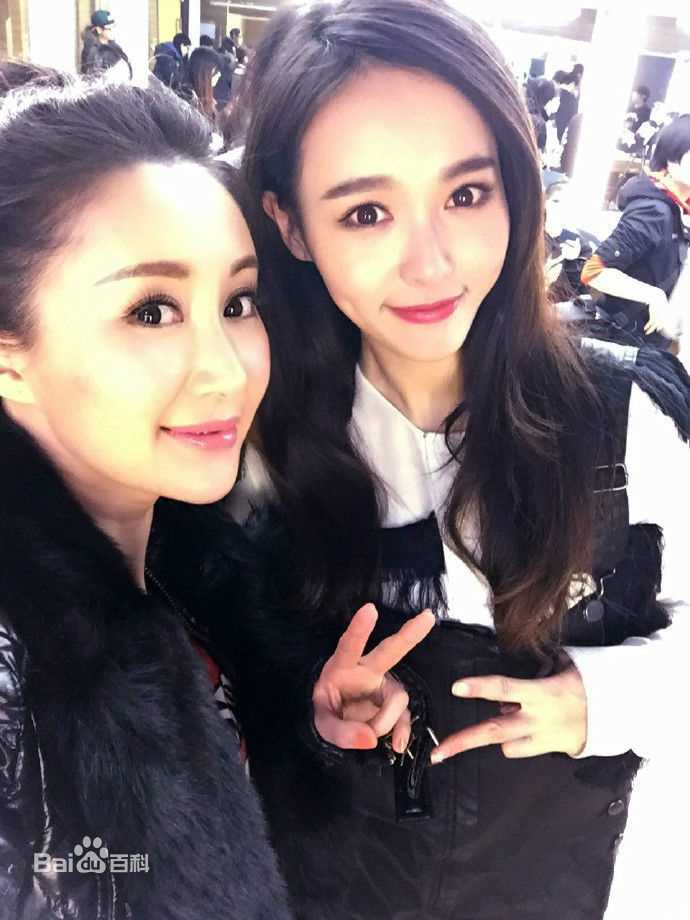 唐嫣(Tang Yan，Tiffany Tang)友人合影生活照相册