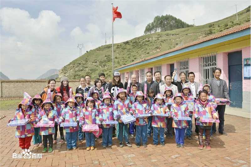 唐嫣(Tang Yan，Tiffany Tang)公益活动性感图片图集