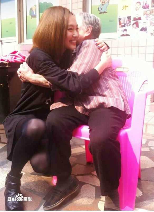 唐嫣(Tang Yan，Tiffany Tang)公益活动性感图片图集