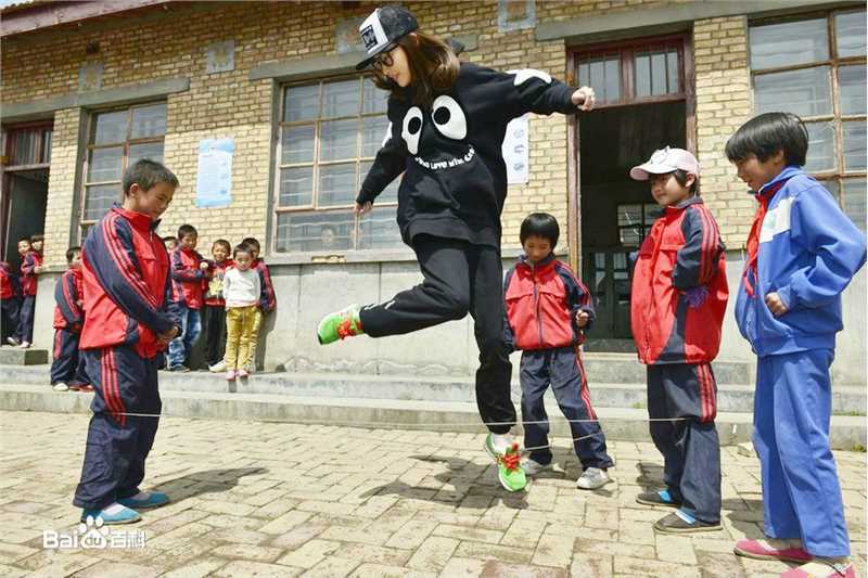 唐嫣(Tang Yan，Tiffany Tang)公益活动性感图片图集