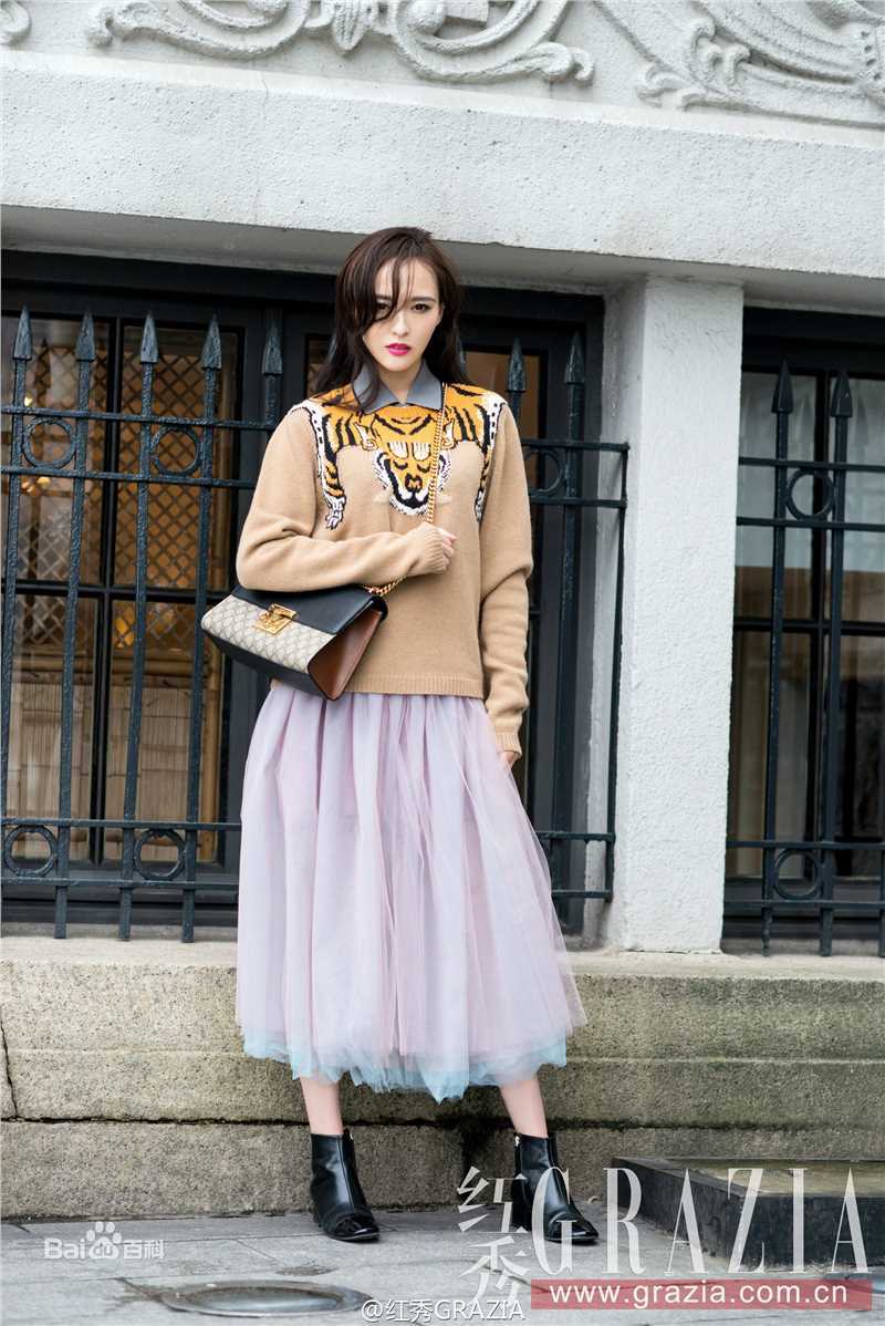 唐嫣(Tang Yan，Tiffany Tang)时尚街拍壁纸壁纸