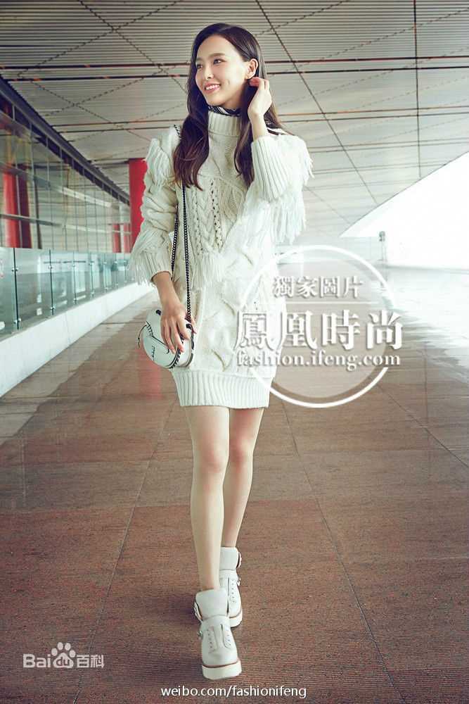 唐嫣(Tang Yan，Tiffany Tang)时尚街拍壁纸壁纸