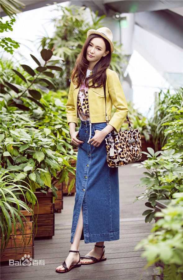 唐嫣(Tang Yan，Tiffany Tang)时尚街拍壁纸壁纸