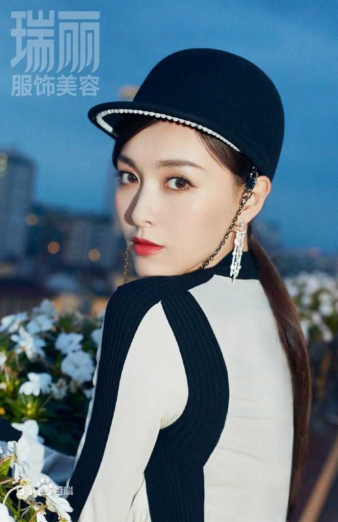 精选唐嫣(Tang Yan，Tiffany Tang)在《瑞丽服饰美容》中的图册