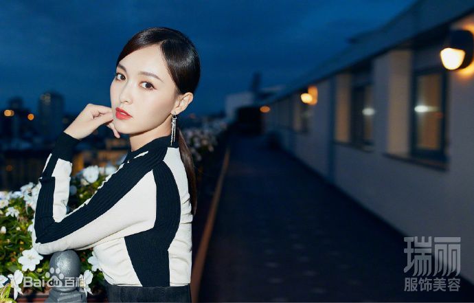精选唐嫣(Tang Yan，Tiffany Tang)在《瑞丽服饰美容》中的图册
