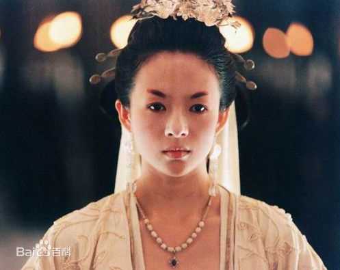 章子怡(Zhang Ziyi)经典荧幕形象前后照片