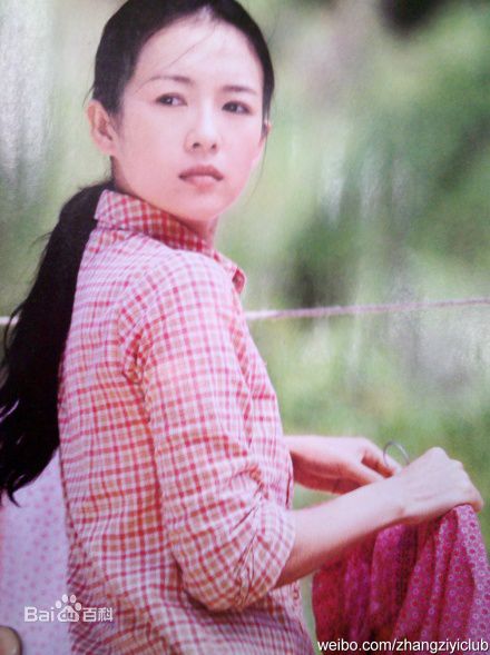 章子怡(Zhang Ziyi)经典荧幕形象前后照片