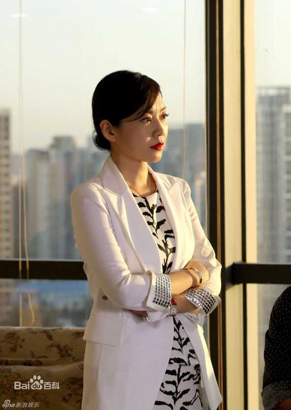 闫妮(NI YAN)《一仆二主》最新剧照