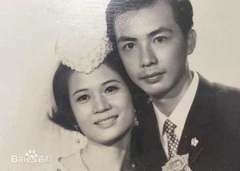 林志玲(Lin Chi-ling)与家人性感图片图集