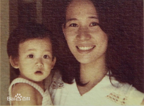 林志玲(Lin Chi-ling)与家人性感图片图集