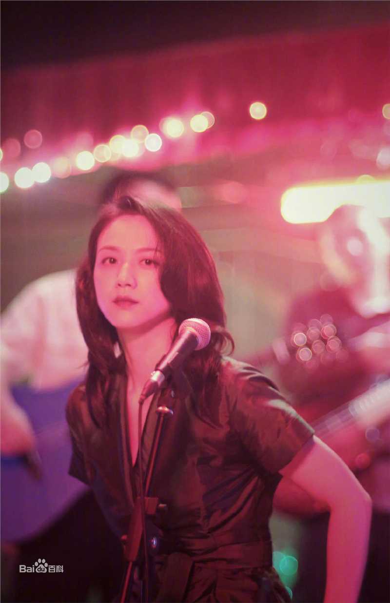 精选汤唯(Tang Wei)在《地球最后的夜晚》饰万绮雯中的图册