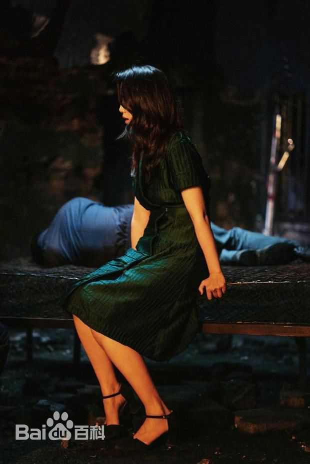 精选汤唯(Tang Wei)在《地球最后的夜晚》饰万绮雯中的图册