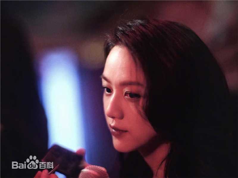 精选汤唯(Tang Wei)在《地球最后的夜晚》饰万绮雯中的图册