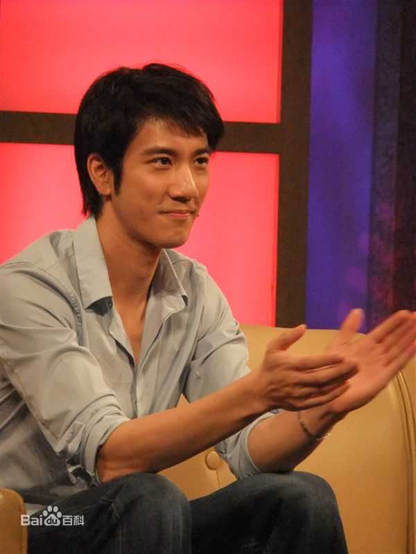 王力宏(Leehom Wang)2010.7.19 鲁豫有约前后照片
