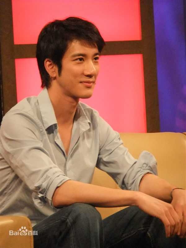 王力宏(Leehom Wang)2010.7.19 鲁豫有约前后照片