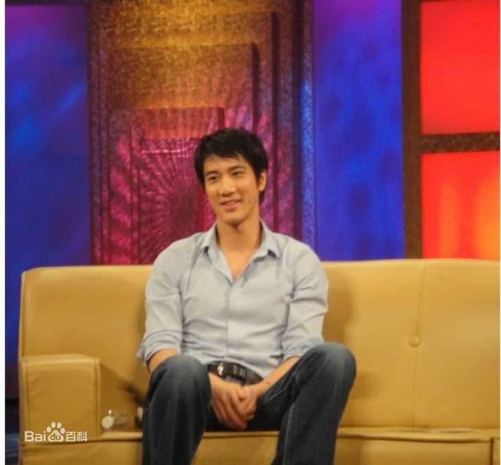 王力宏(Leehom Wang)2010.7.19 鲁豫有约前后照片